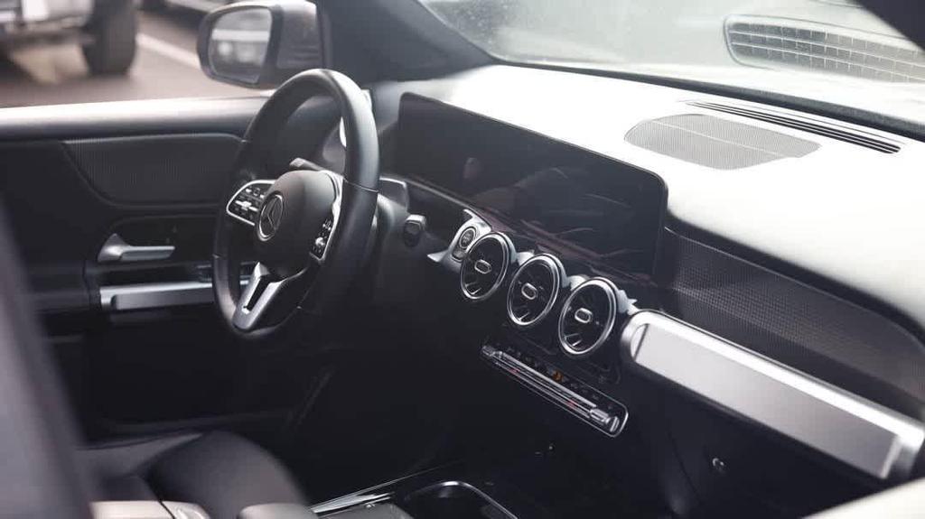 used 2022 Mercedes-Benz GLB 250 car, priced at $25,599