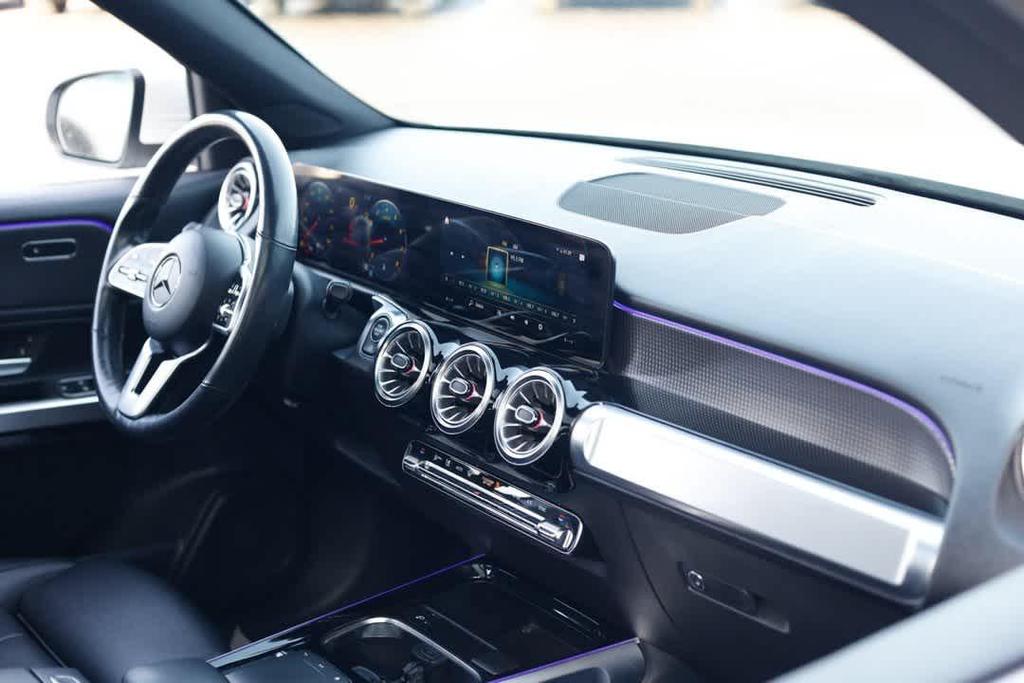 used 2022 Mercedes-Benz GLB 250 car, priced at $25,258