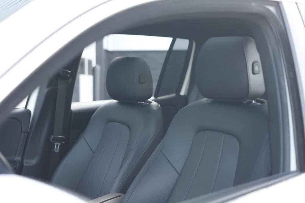 used 2022 Mercedes-Benz GLB 250 car, priced at $25,258