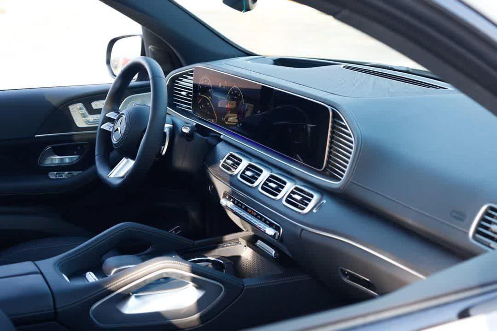 new 2026 Mercedes-Benz GLS 580 car, priced at $123,565