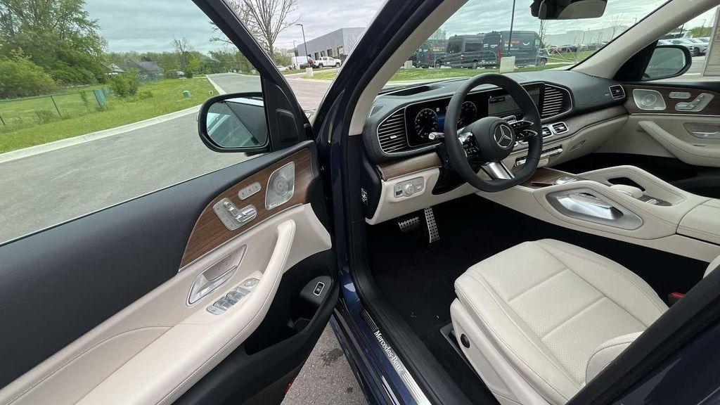 new 2026 Mercedes-Benz GLS 450 car, priced at $96,715