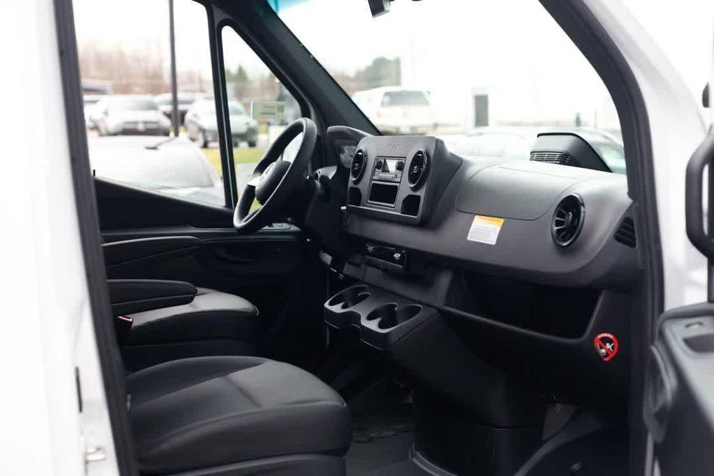 new 2025 Mercedes-Benz Sprinter 2500 car