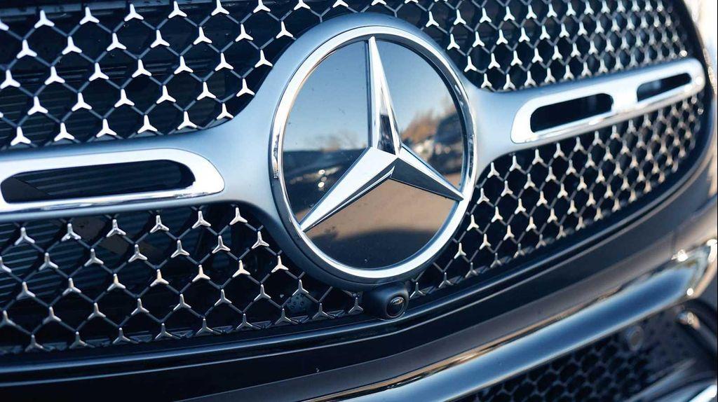 new 2026 Mercedes-Benz GLC 300 car, priced at $58,035