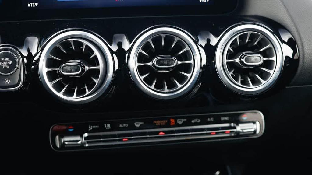 used 2025 Mercedes-Benz GLA 250 car, priced at $32,999