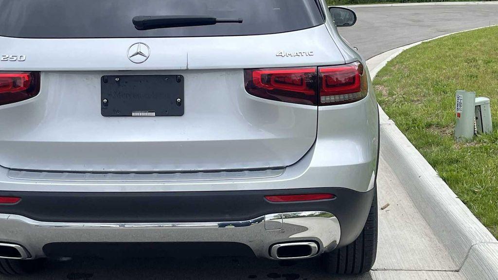 used 2020 Mercedes-Benz GLB 250 car, priced at $24,855