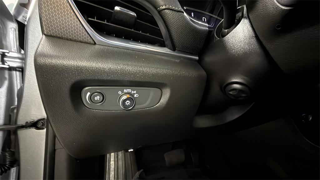 used 2023 Chevrolet Traverse car, priced at $32,750