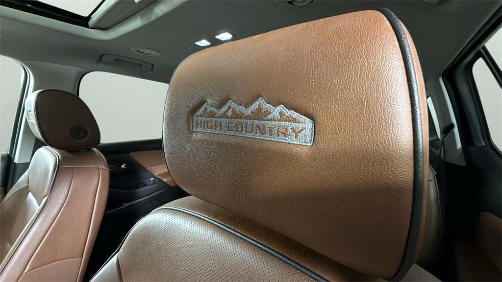 used 2021 Chevrolet Traverse car, priced at $29,985