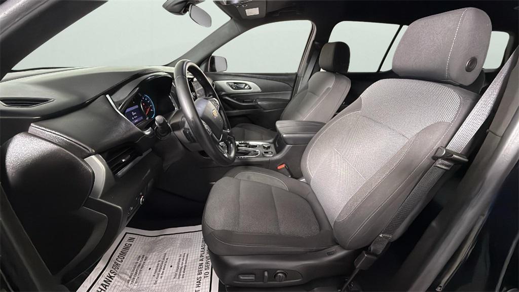 used 2023 Chevrolet Traverse car, priced at $25,595
