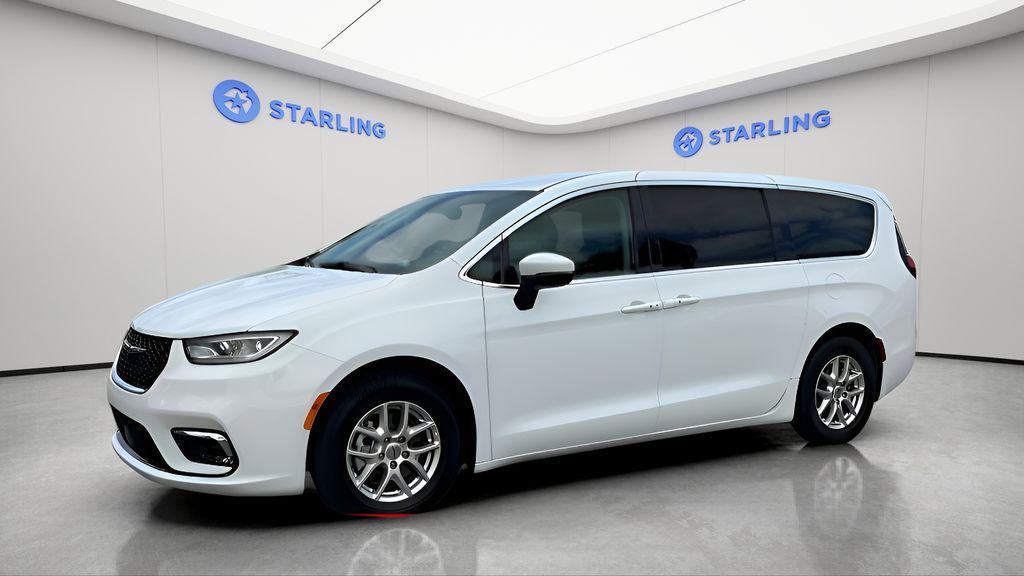used 2023 Chrysler Pacifica car, priced at $22,086