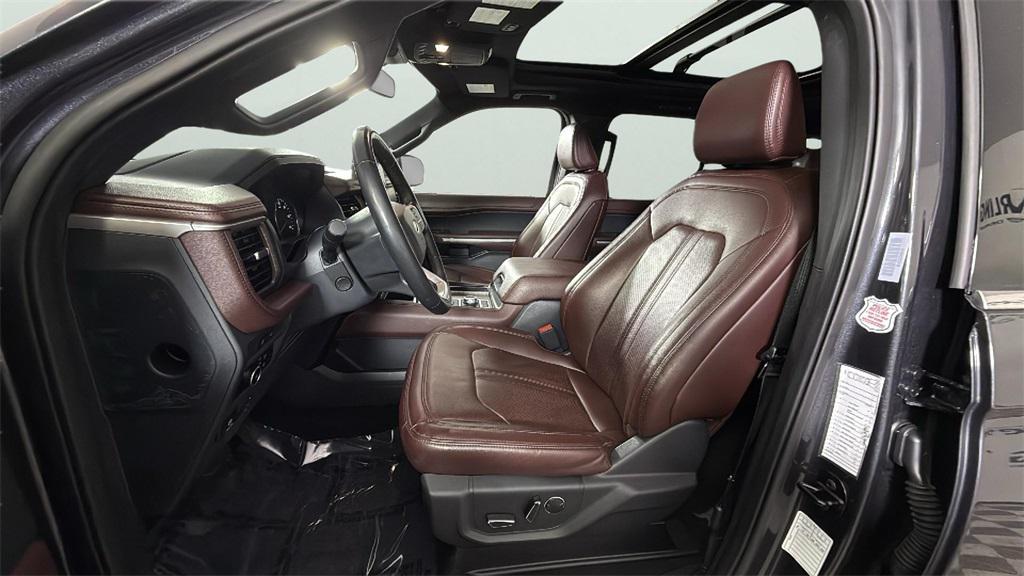 used 2024 Ford Expedition car, priced at $45,652