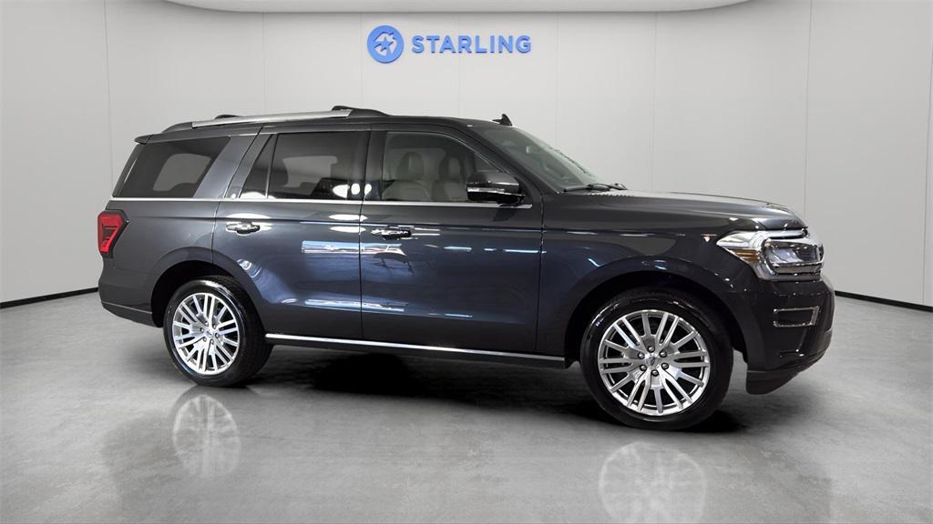 used 2024 Ford Expedition car, priced at $45,652