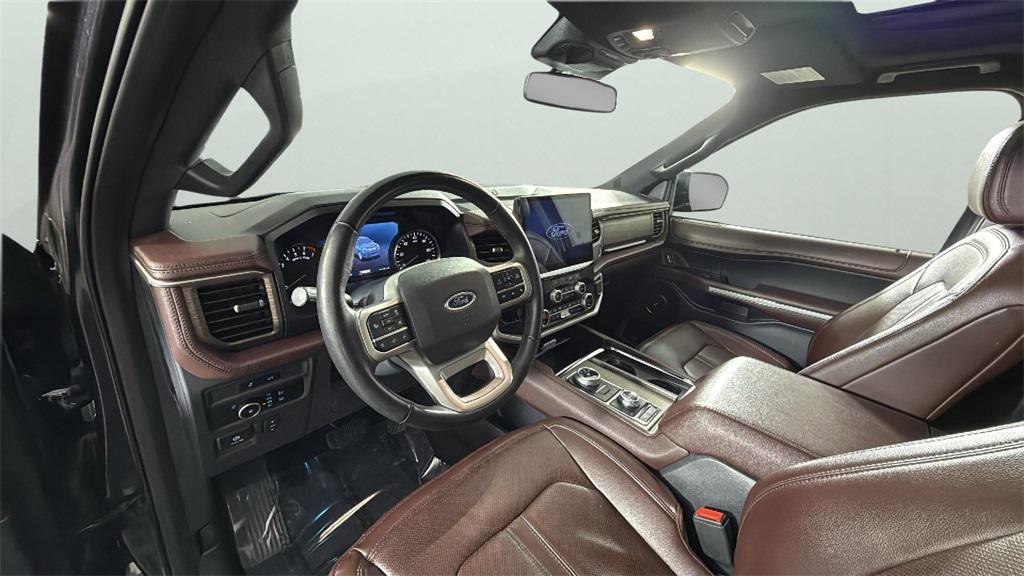 used 2024 Ford Expedition car, priced at $45,652