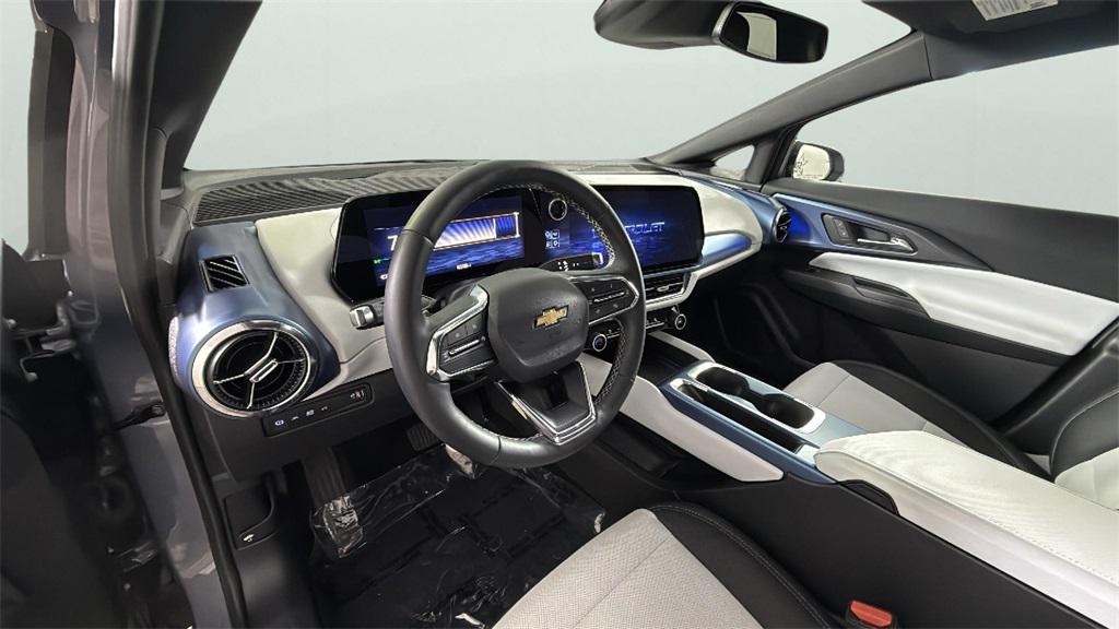 used 2025 Chevrolet Equinox EV car, priced at $24,989