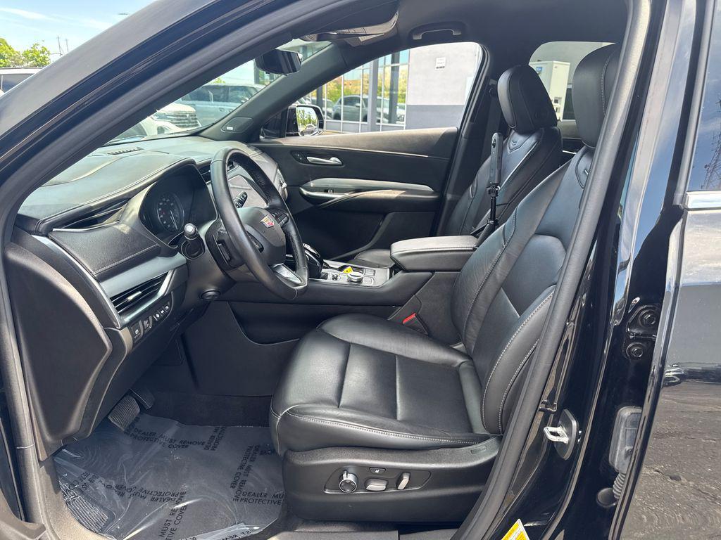 used 2022 Cadillac XT4 car, priced at $27,290