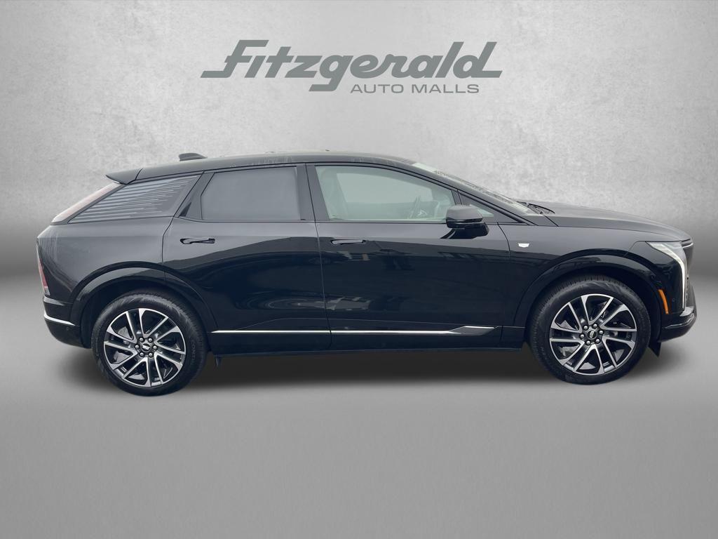 new 2025 Cadillac OPTIQ car, priced at $54,115