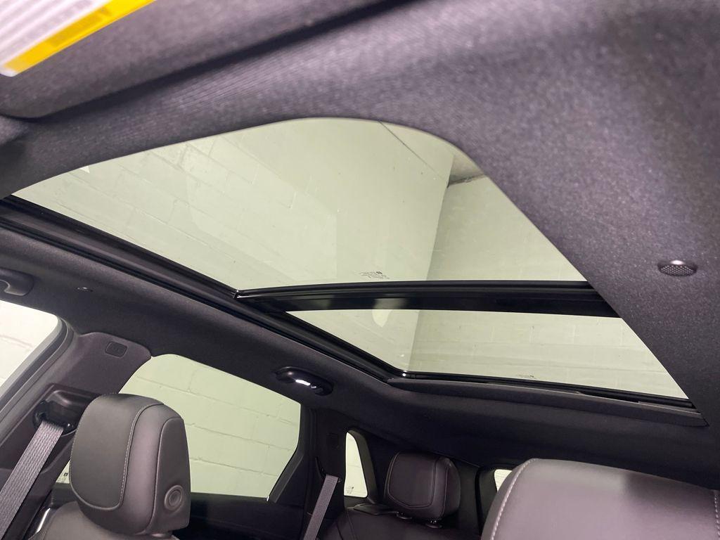 new 2026 Cadillac XT5 car, priced at $61,520