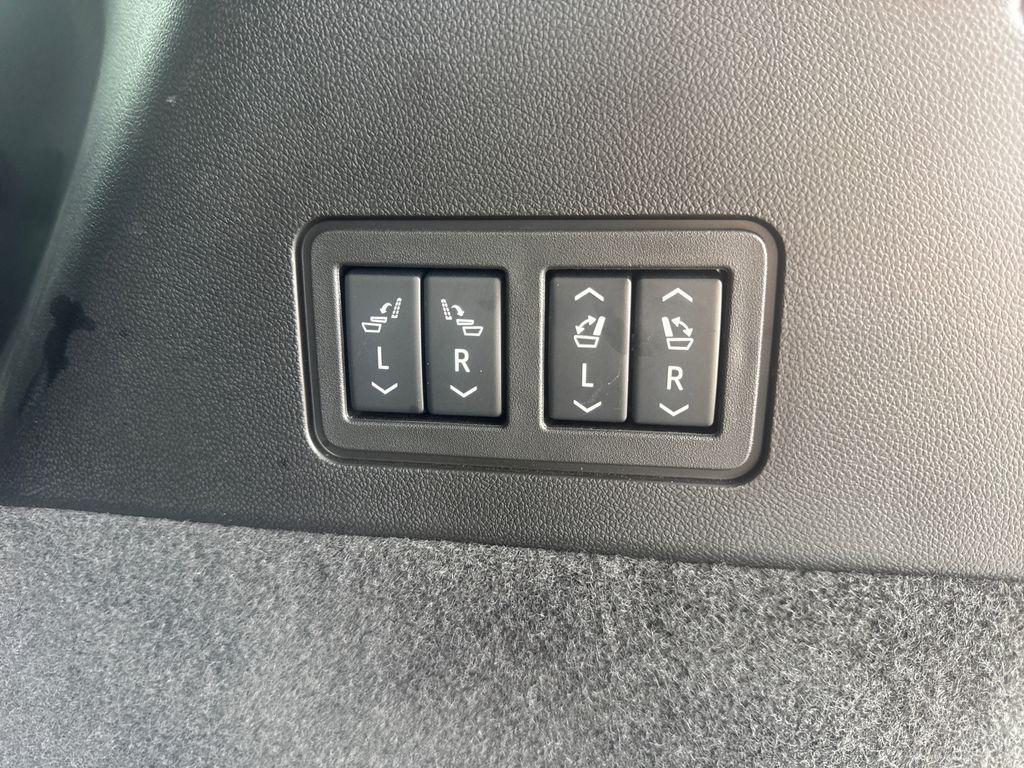 used 2025 Cadillac XT6 car, priced at $55,289