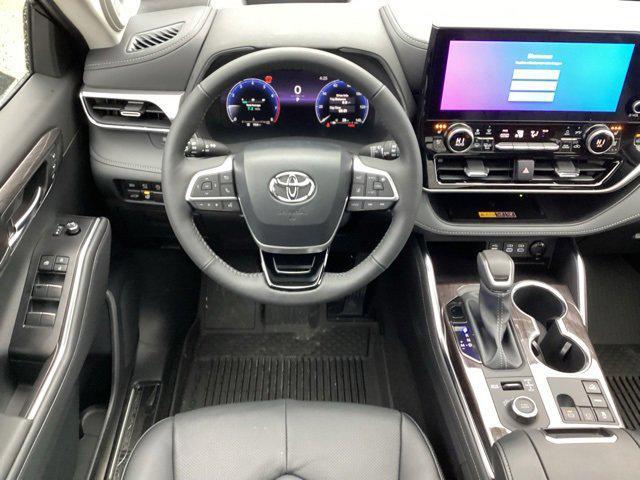 new 2026 Toyota Highlander car, priced at $55,063