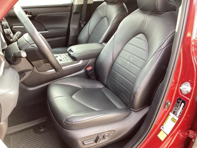 used 2022 Toyota Highlander car, priced at $33,990