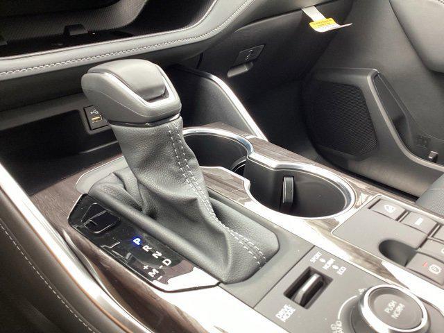 new 2025 Toyota Highlander car, priced at $53,432