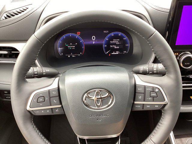 new 2025 Toyota Highlander car, priced at $53,432