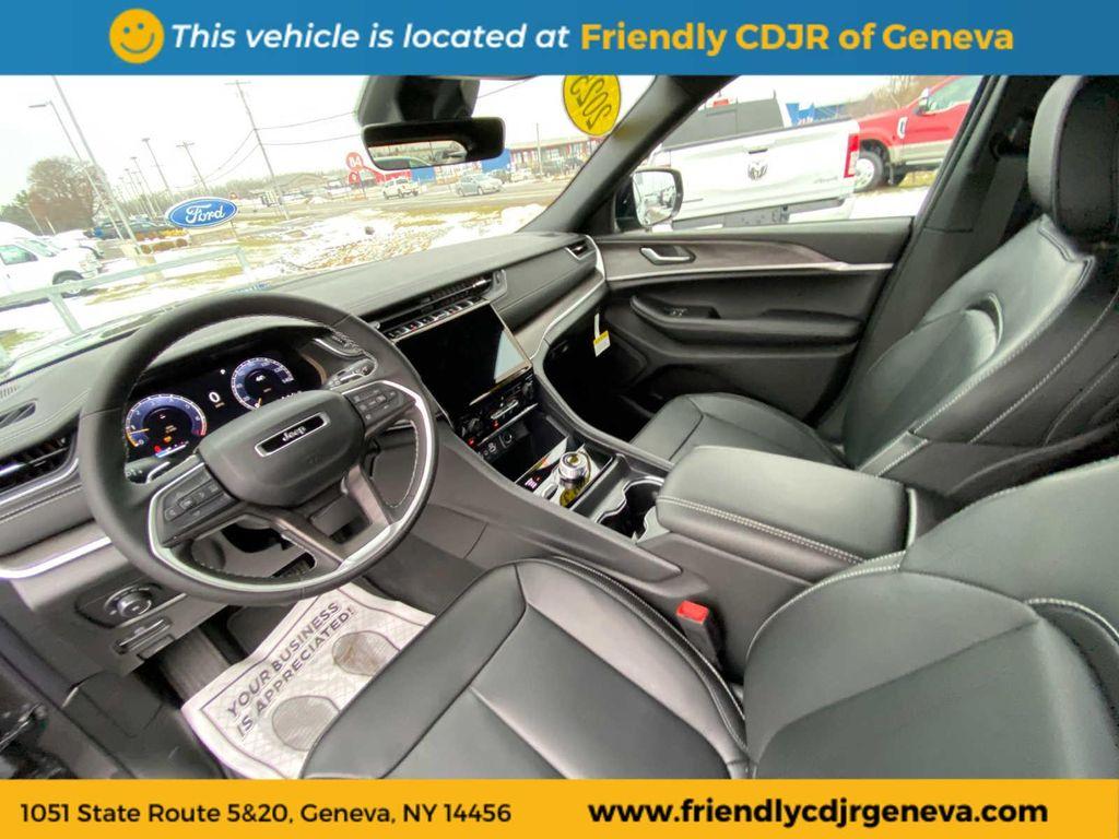 new 2025 Jeep Grand Cherokee car, priced at $52,847