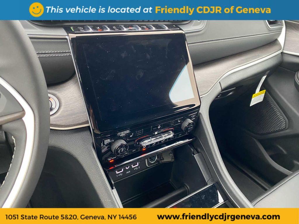 new 2025 Jeep Grand Cherokee car, priced at $52,847