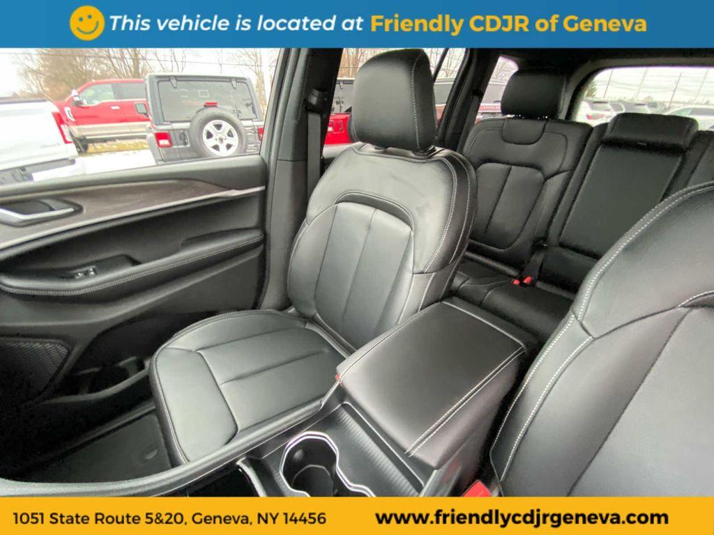 new 2025 Jeep Grand Cherokee car, priced at $52,847