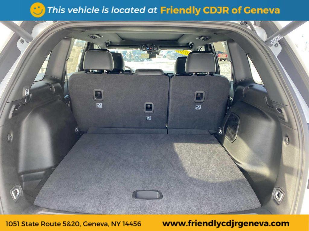 new 2026 Jeep Grand Cherokee car, priced at $51,728