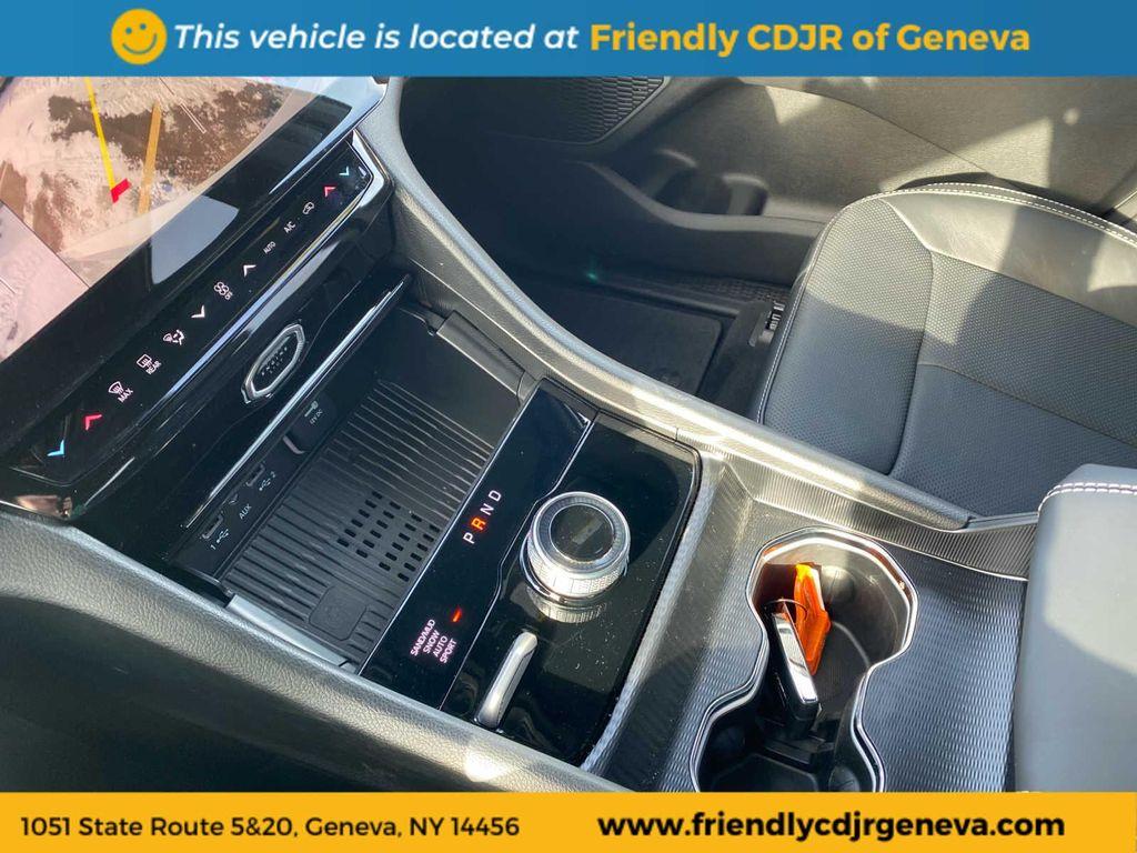 new 2026 Jeep Grand Cherokee car, priced at $51,728