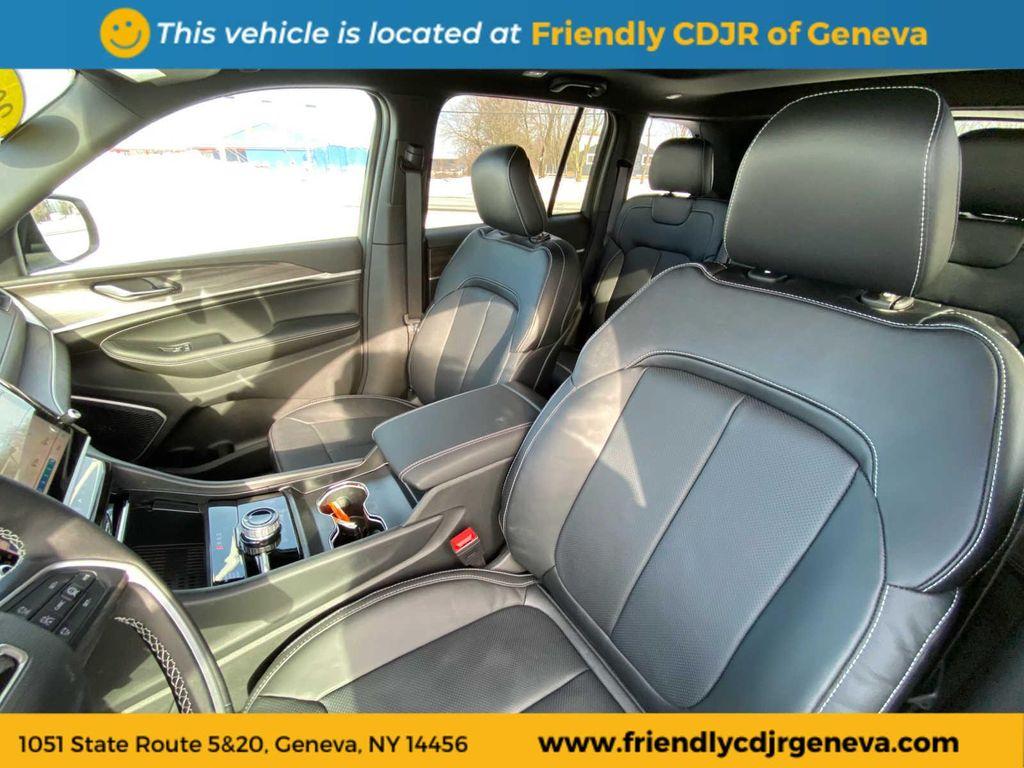 new 2026 Jeep Grand Cherokee car, priced at $51,728