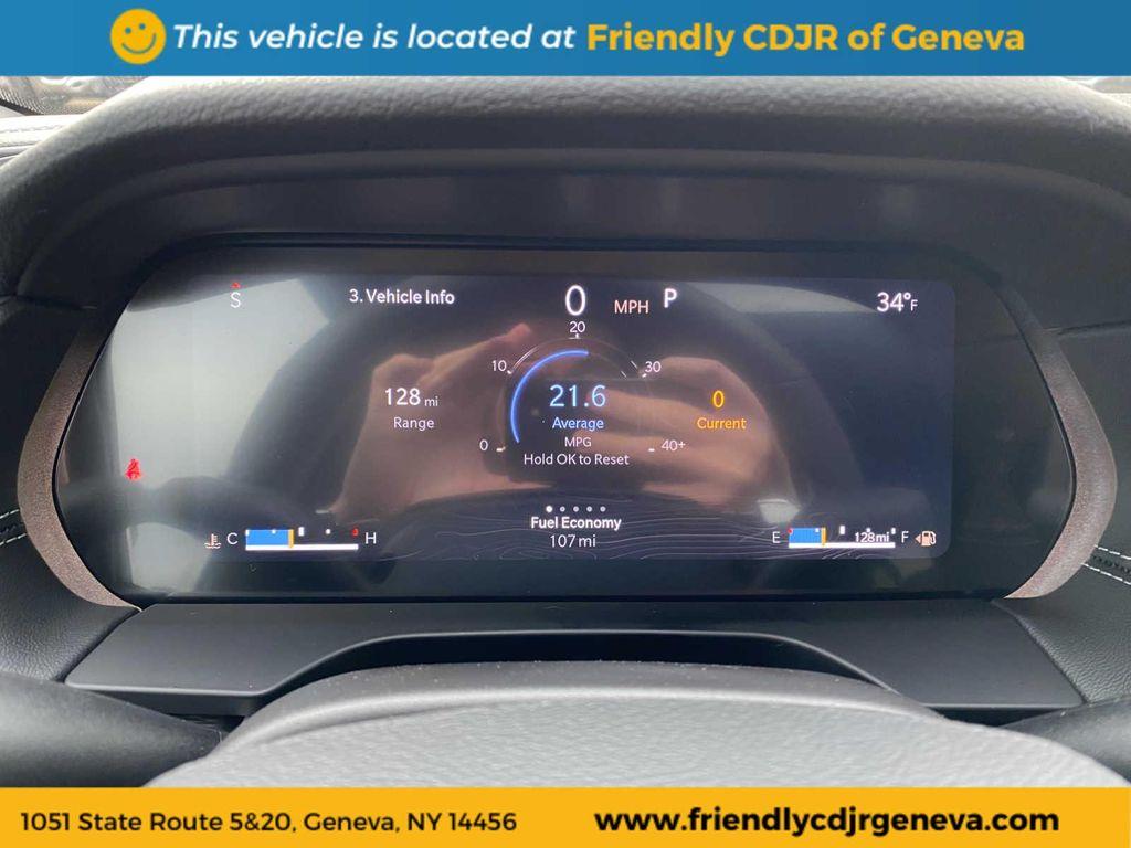 new 2025 Jeep Grand Cherokee car, priced at $43,409