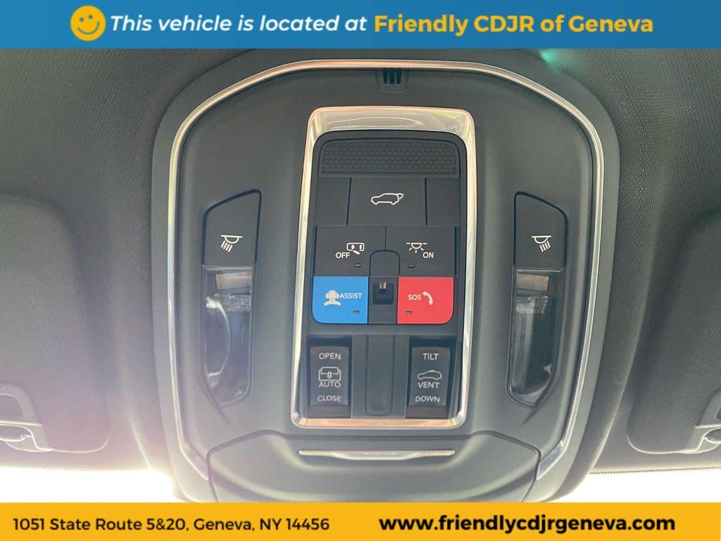 new 2025 Jeep Grand Cherokee car, priced at $43,409