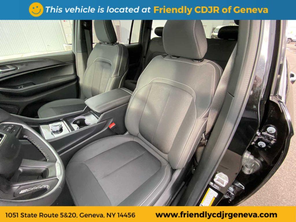 new 2025 Jeep Grand Cherokee car, priced at $43,409