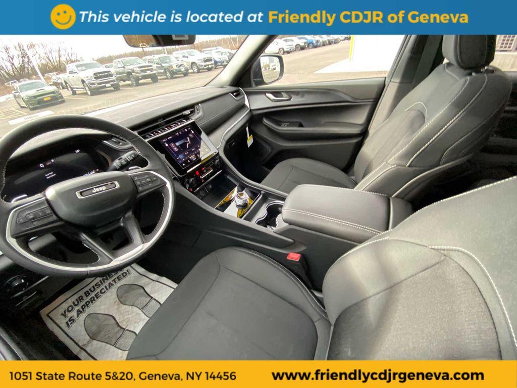 new 2025 Jeep Grand Cherokee car, priced at $43,409