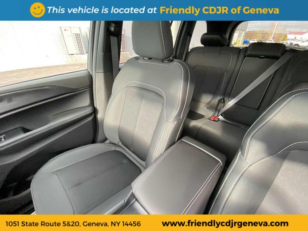 new 2025 Jeep Grand Cherokee car, priced at $43,409