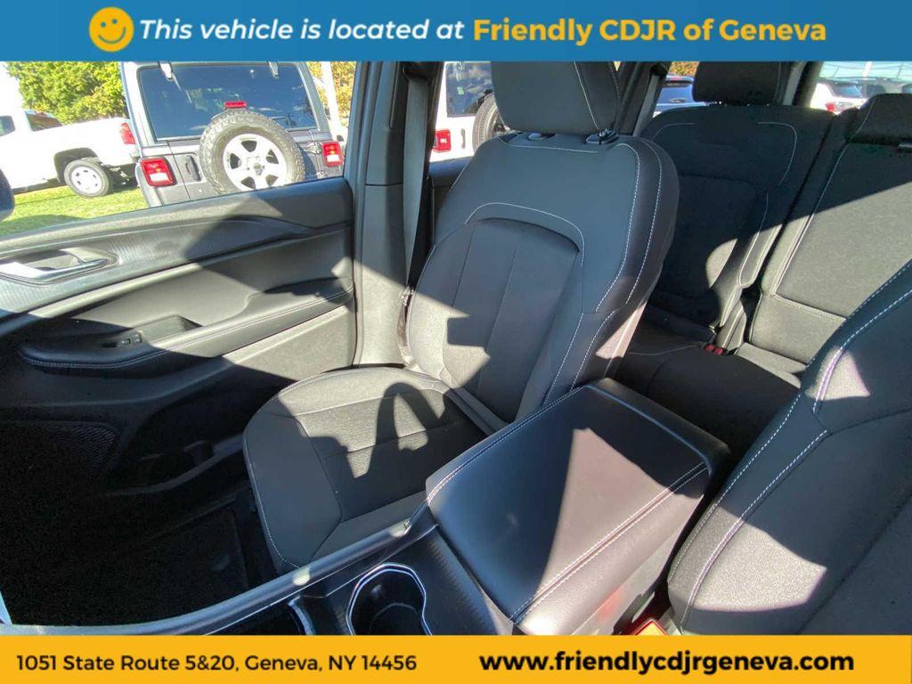 used 2025 Jeep Grand Cherokee car, priced at $42,395