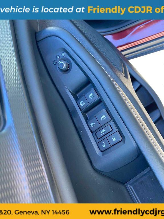 used 2025 Jeep Grand Cherokee car, priced at $42,395