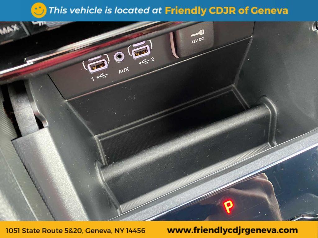 new 2025 Jeep Grand Cherokee car, priced at $49,008