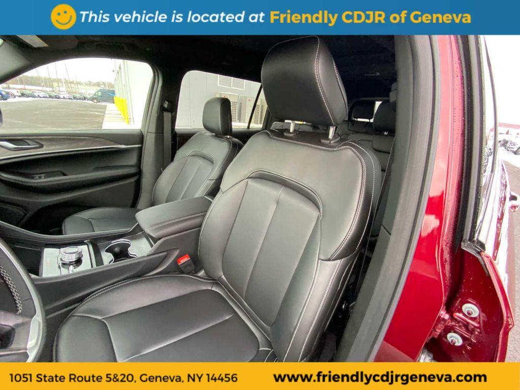 new 2025 Jeep Grand Cherokee L car, priced at $54,900