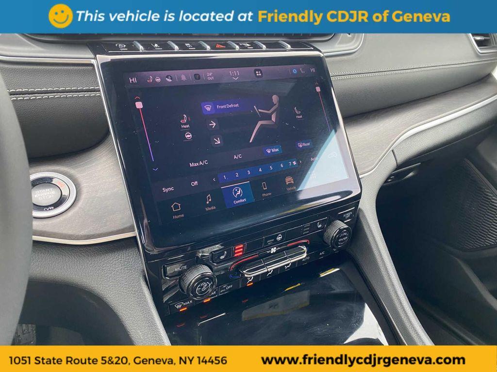 used 2025 Jeep Grand Cherokee car, priced at $39,995