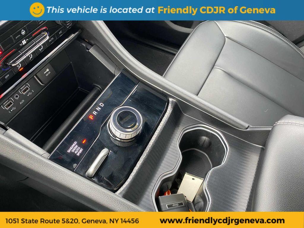 used 2025 Jeep Grand Cherokee car, priced at $39,995