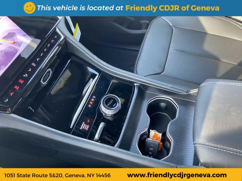 new 2026 Jeep Grand Cherokee car, priced at $46,817