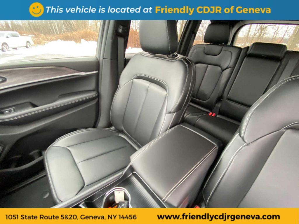 new 2025 Jeep Grand Cherokee car, priced at $53,256