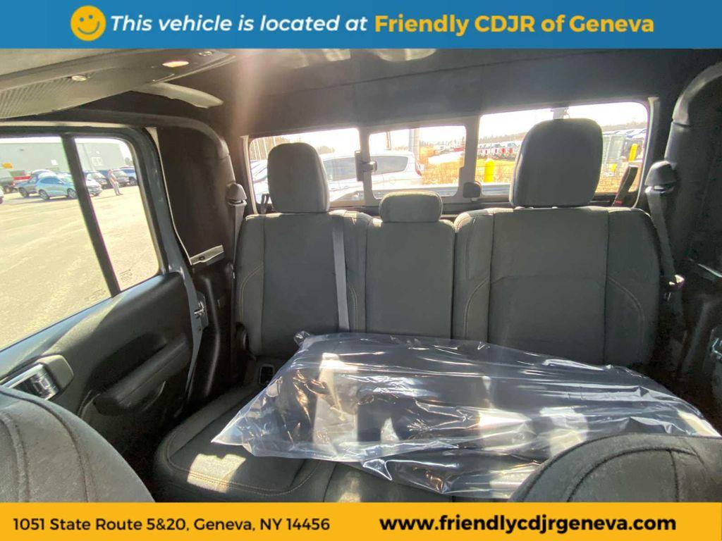 new 2026 Jeep Gladiator car, priced at $52,185