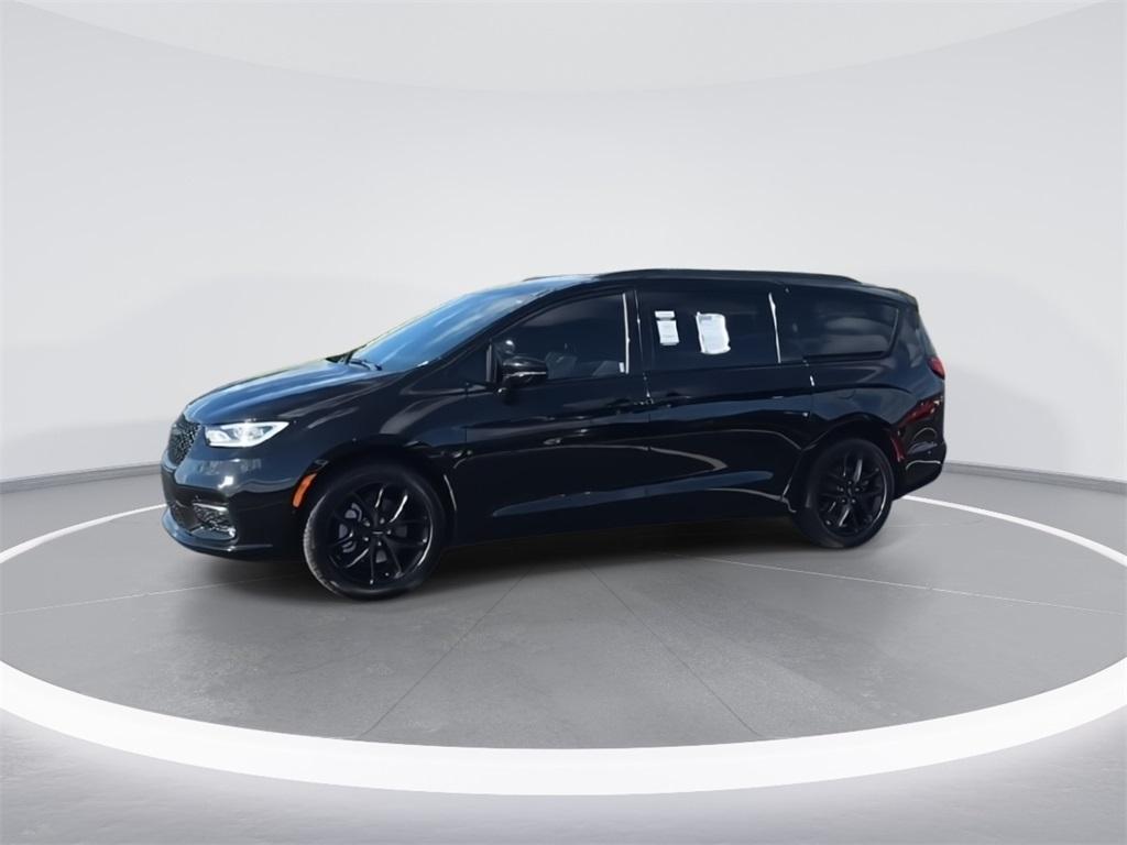 used 2024 Chrysler Pacifica car, priced at $41,588