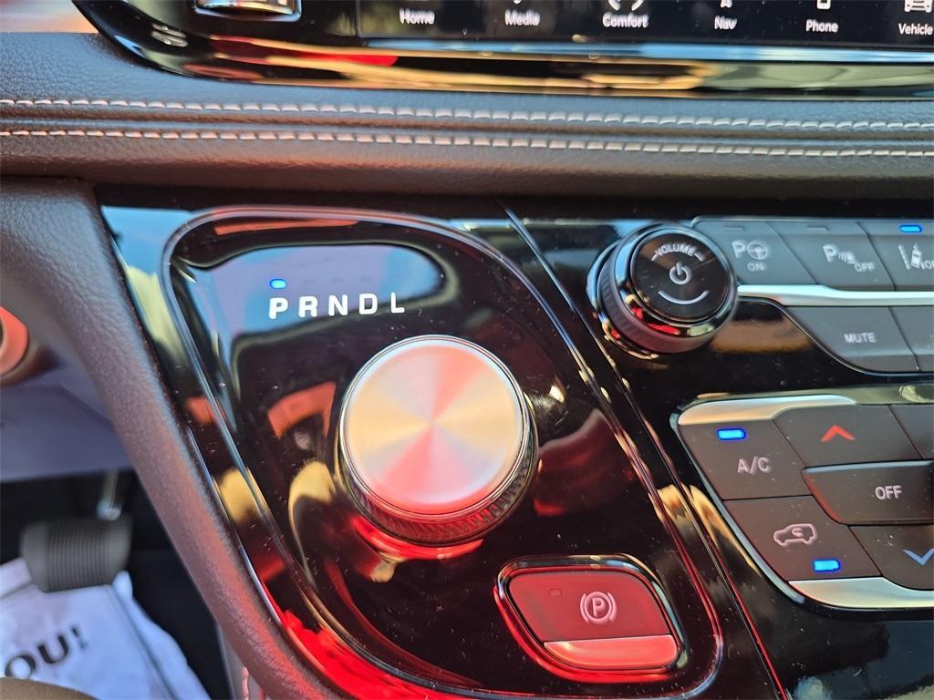 used 2024 Chrysler Pacifica car, priced at $41,588