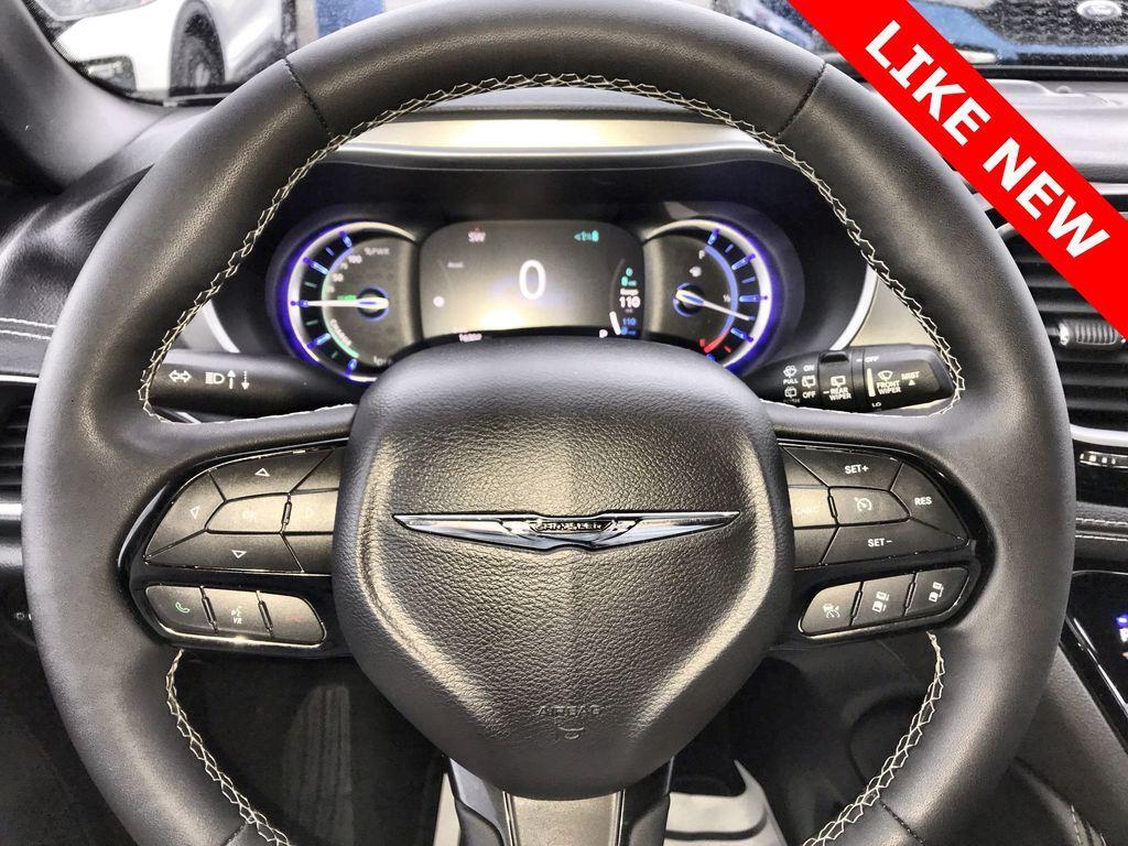 used 2023 Chrysler Pacifica Hybrid car, priced at $35,875