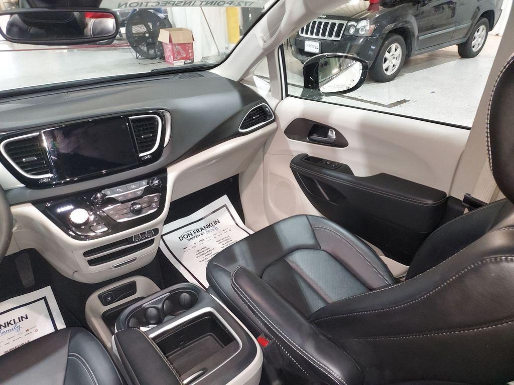 used 2024 Chrysler Pacifica car, priced at $32,138