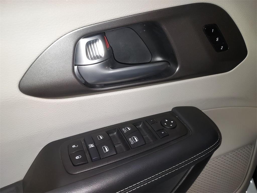 used 2024 Chrysler Pacifica car, priced at $35,970